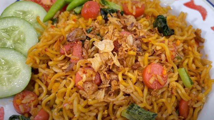 Nasi Goreng Pak Poniman: Rasa yang Menggigit Jiwa di Cilacap
